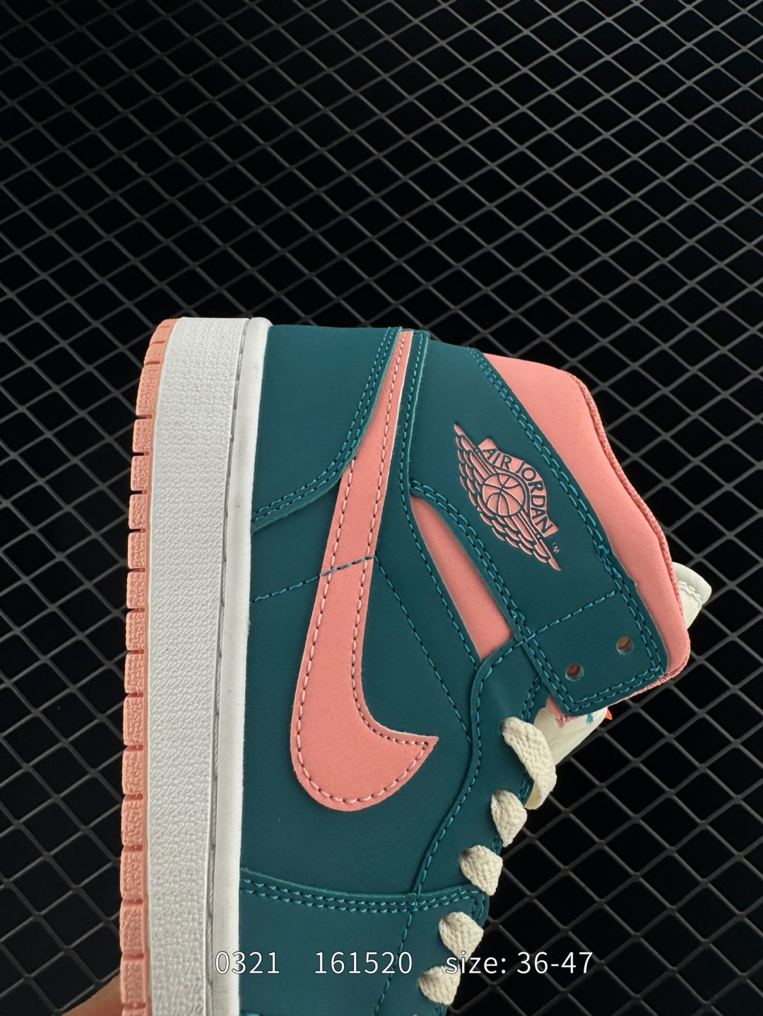 Nike Air Jordan 1 Retro Mid